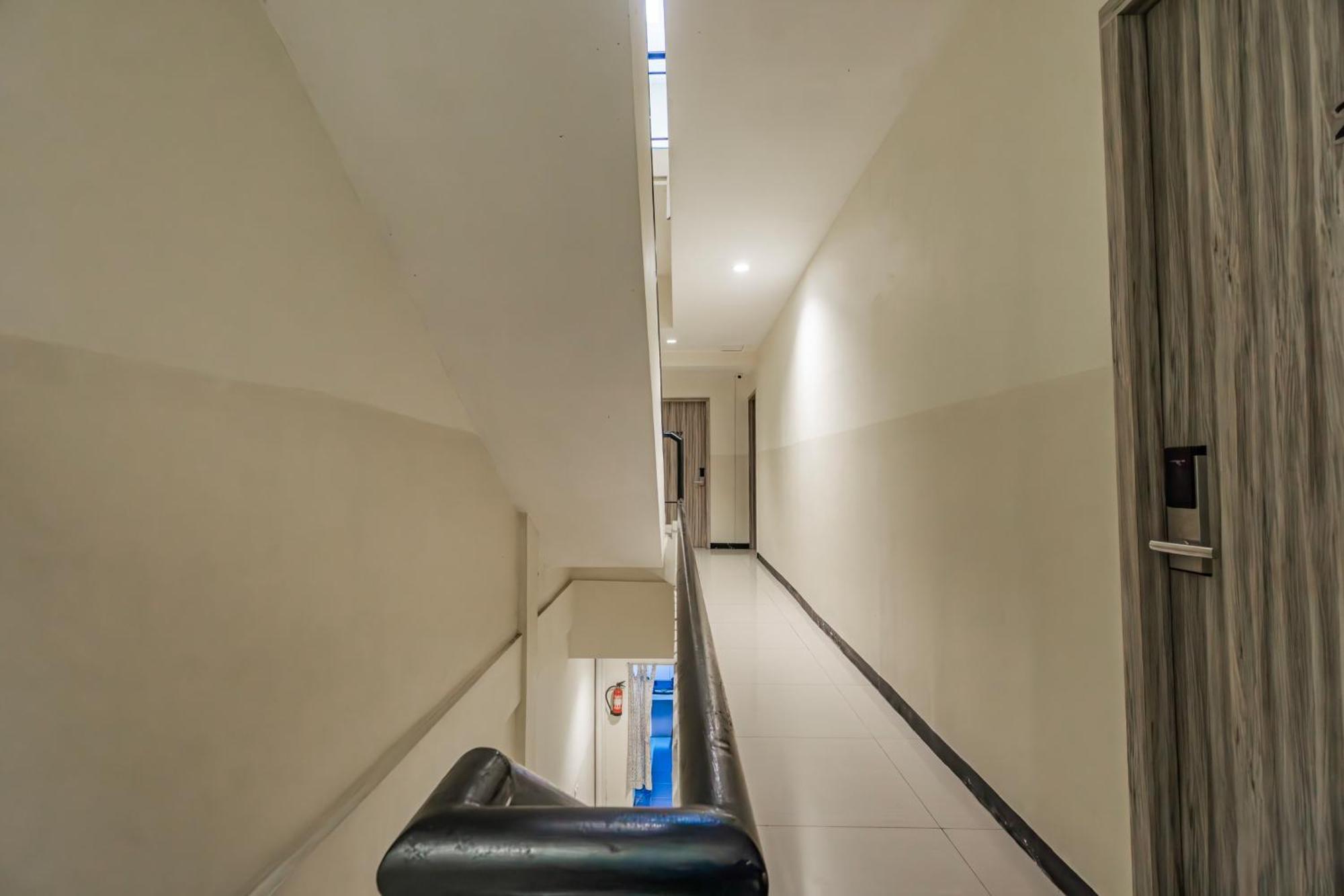 סוראבאיה Ace Business Hotel Galaxy מראה חיצוני תמונה
