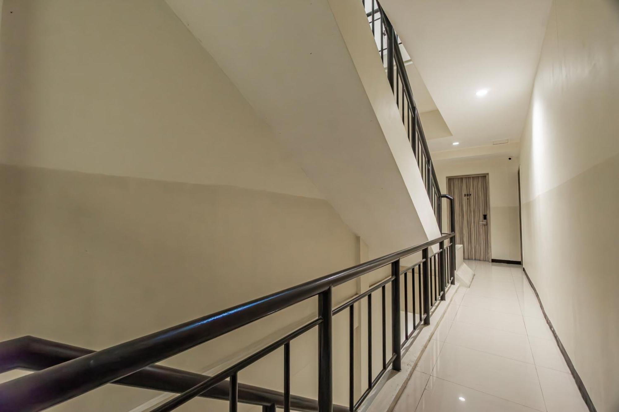 סוראבאיה Ace Business Hotel Galaxy מראה חיצוני תמונה